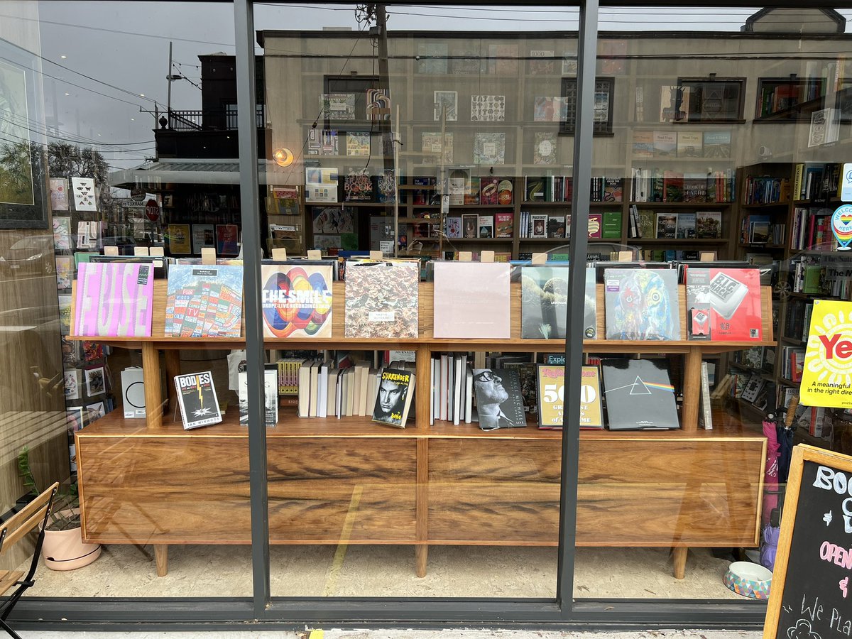 TreeBookshop's tweet photo. If you only have 600 Twitter posts to read today (thanks old mate), make one a lovely vinyl display in #Wefo 😉 🌳 📚 ☕️ 🎶 🥰 https://t.co/0g69EZJuFM