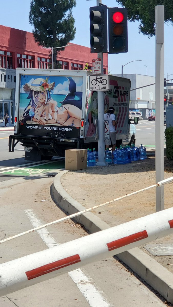 Yo <a href="/shylilytwitch/">Shylily</a> I found a truck selling your womp water