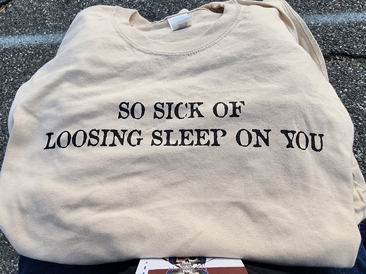 7DustKat73's tweet image. Got this free shirt. #Loosing 🤣