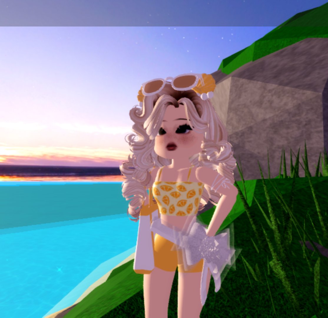 Chunky_hamterz's tweet photo. @McQueenRH Here's my entry! :D https://t.co/AyQhltoa9Y