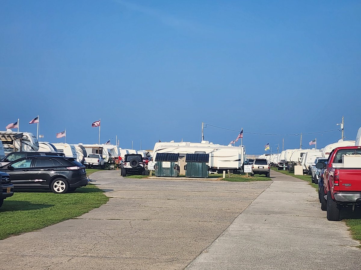 Shaftan's tweet photo. I remember when the campgrounds were full of Trump Flags.  #ThatWasThen https://t.co/3ycjPe36BJ
