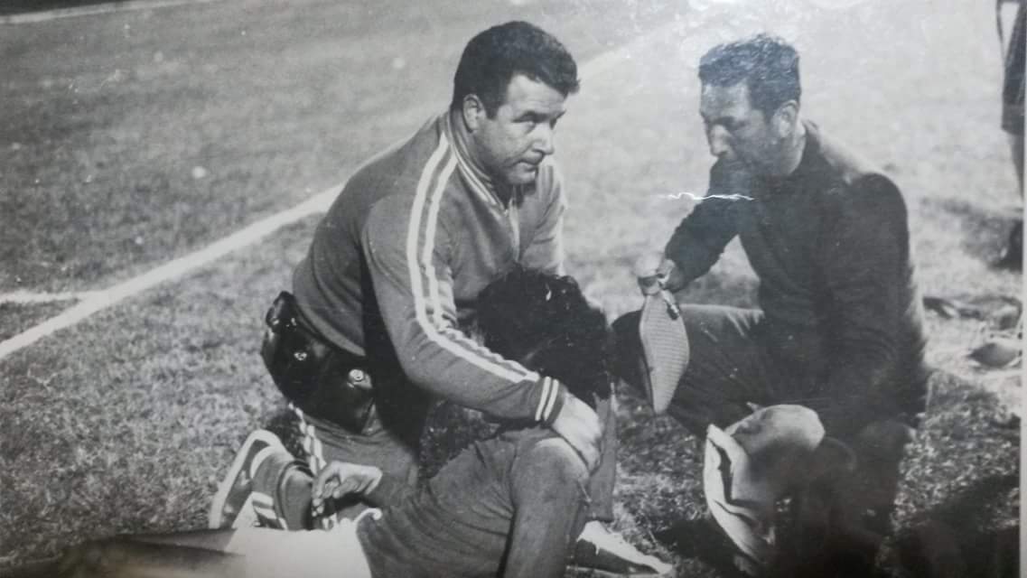 Te hablaré de mi cerrismo un rato, jugué en las inferiores en Cerro Porteño, al nacer el General Pablo Rojas le regalo a mi padre mi carnet de socio cadete, mi Madre y Padre son socios vitalicios más de 50 años , mi padre estuvo en el Dpto Medico de Cerro por 20 años, de chico le