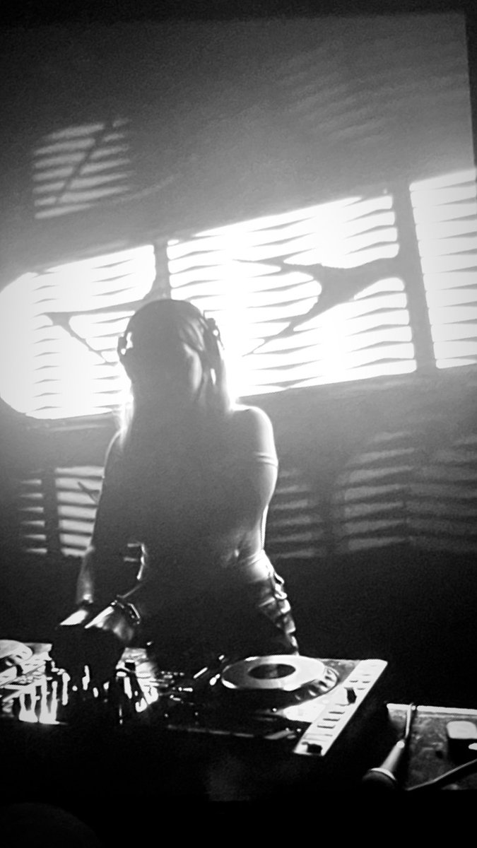 opened for <a href="/kenzisway/">Kenzi Sway</a> at the afters last night it was a DREAMMM✨💎