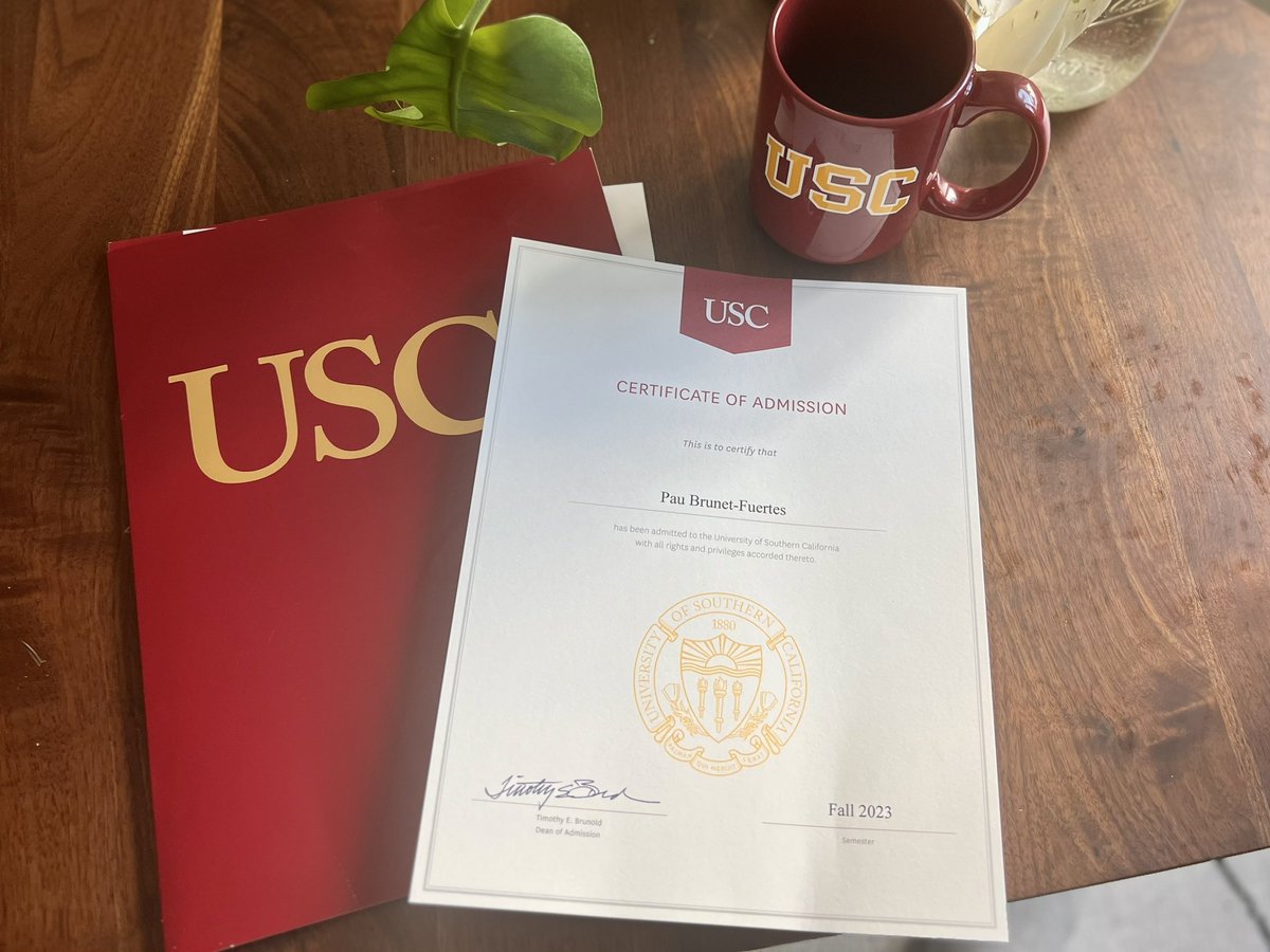 BrunetPau's tweet photo. De vuelta al cole ❤️✌🏼#USCadmit ~ @USCCinema
A partir de agosto a parte de daros la brasa a vosotros se la daré a los profesores de Cinema & Media Studies. https://t.co/DsmK7QSxmv