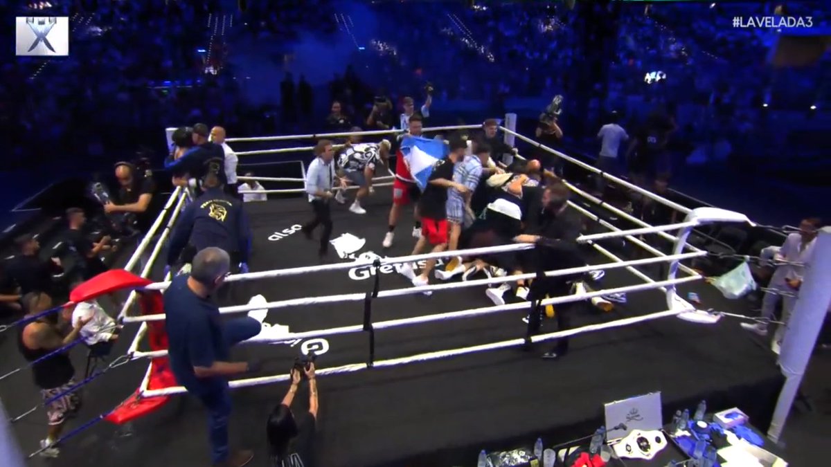 DigitalesU23975's tweet photo. Coscu ganó la última ronda de La Velada del Año. A pesar de que #Germán empezó dominando el combate.

#LaVelada3 #GermanvsCoscu #German #Coscu https://t.co/R8AxWQE6Sl