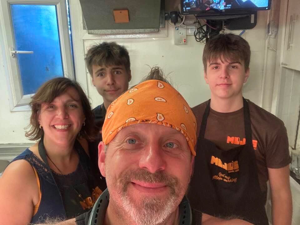 Well it had to happen eventually!
All 4 of us together at Mojos grafting for the first time ever, and we smashed it!! #teammojos