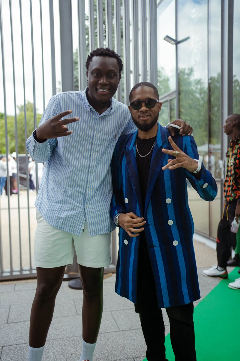 Invité à Paris pour les 20Ans du <a href="/quai54wsc/">Quai 54</a> , Plus gros tournoi Street Basketball 🏀 au Monde. Journée 1 Au Toooop🔥🔥🔥 #MrLéti

🥼: FUNKE Fashion House
📸: Yeni Production