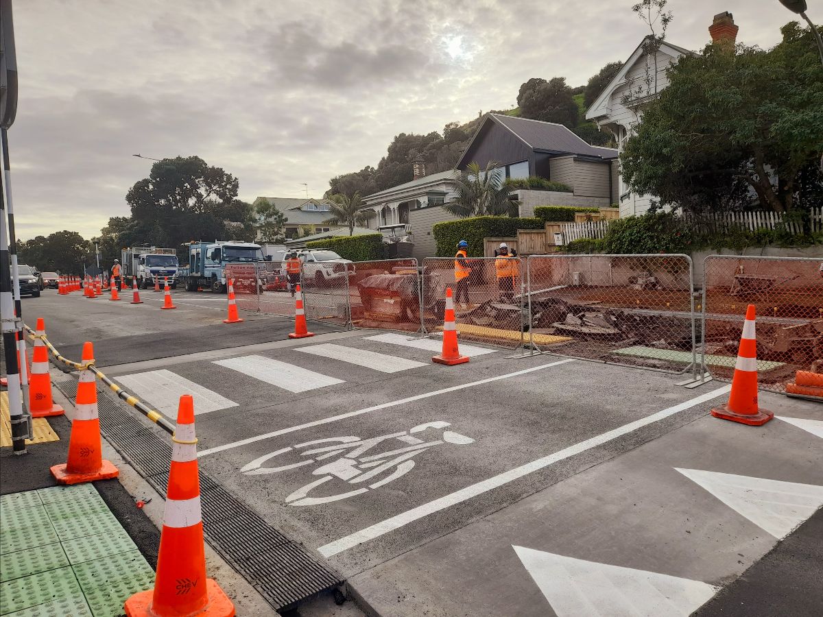 BikeAKL's tweet photo. Great to see that the Devonport Village Safe Speeds project is underway, providing safer access for the Devonport Village, the Ferry &amp; 2 schools along with visitors to the area. The project involves strategically sited new ped &amp; bike raised crossings &amp; a protected cycle lane. https://t.co/2pcscdw4l1