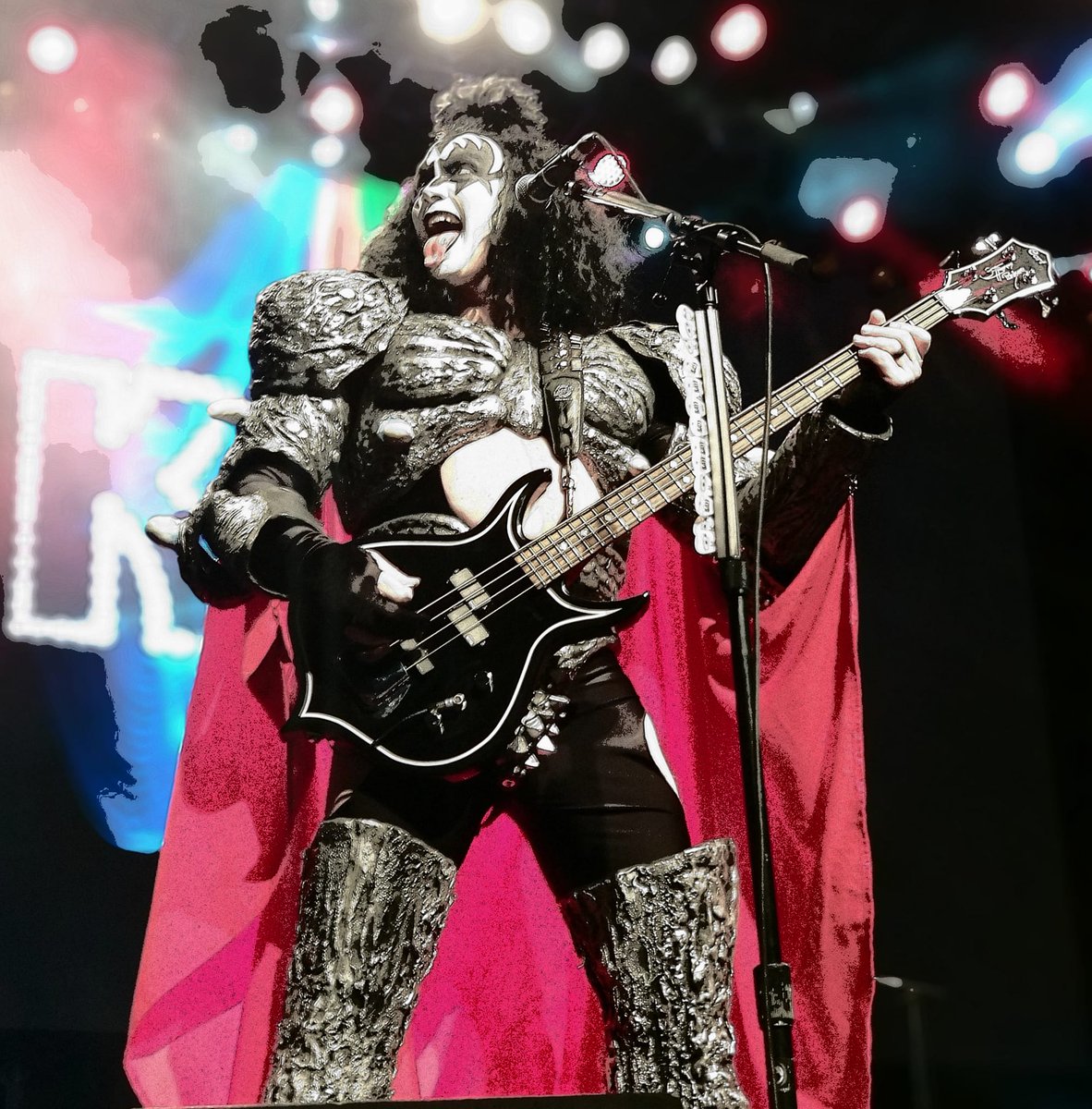 KISSReplicas's tweet photo. Customer Shane Smith as the Demon from KISS: UNMASKED! 
Order your Official Replica today at https://t.co/EUrjpuTw53 
#KISS #KISSband #KISSreplicas #OfficialKISScostume #Demon #UNMASKED #UDreplicas #RealDeal #KISSMERCHROCKS https://t.co/8xeMu52X33