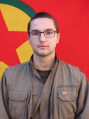 Thomas aus Ingolstadt, Kampfname "Azad Şerger",
 ist in Kurdistan im Kampf gegen die türkische Besatzungsarmee gefallen. Mein Respekt für deine Entschlossenheit und Aufopferungsbereitschaft!