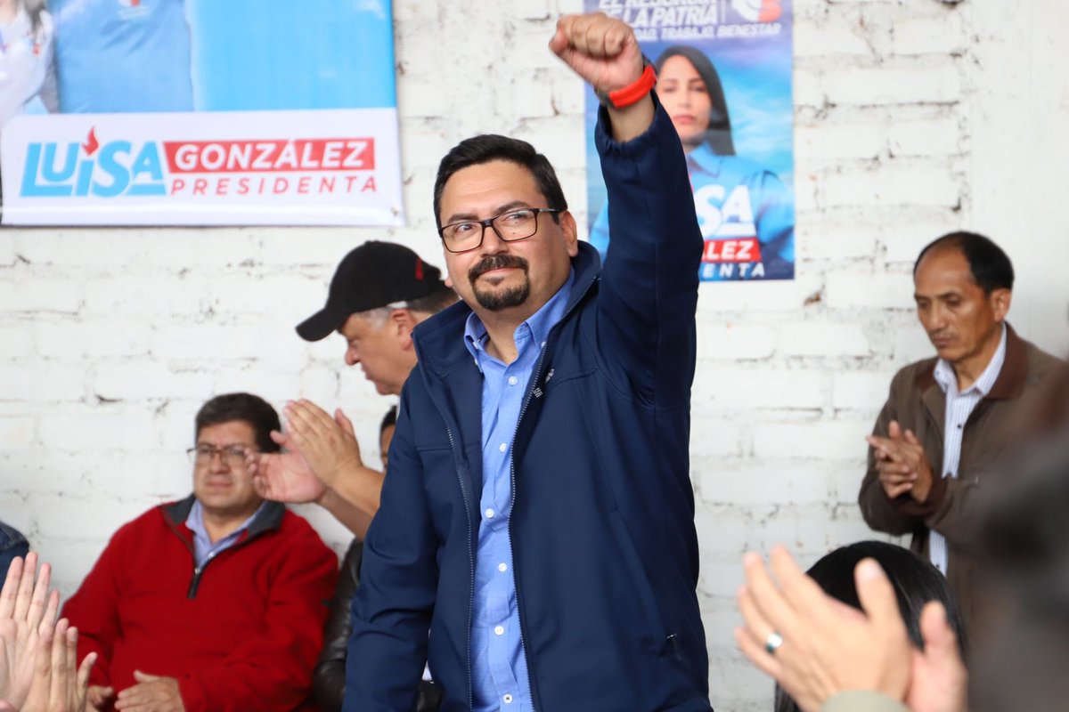 RevolucionAzuay's tweet image. ¡Que Emoción! 👏🏽👏🏽👏🏽
Hoy inauguramos nuestra Central de Campaña de la Revolución Ciudadana en #Cuenca.💪🏽  #ElPoderRegresaAlPueblo 🇪🇨.
#LuisaPresidenta
#MeeeGusta
@jotalloretv @LuisaGonzalezEc @LuisaGonzalezEc
@LeoBerrezueta @MabeMendezR @RoqueOrdone @Sandy_Sebas @CambizacaJuan