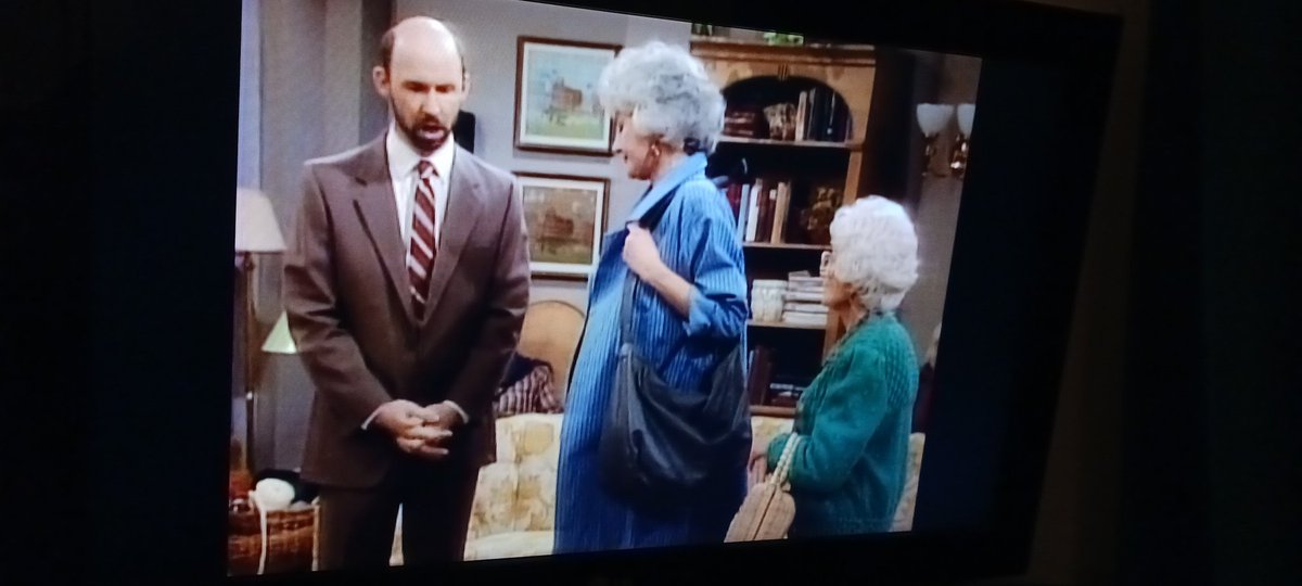 Surprised to see Andrew Tate doing a cameo in this episode of Golden Girls https://t.co/YTy7ChuN70