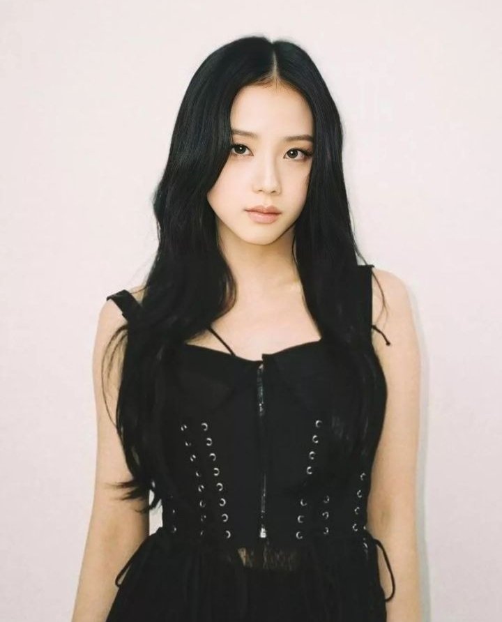 rosvlog's tweet photo. jisoo is so beautiful https://t.co/oMlDMy4w0j