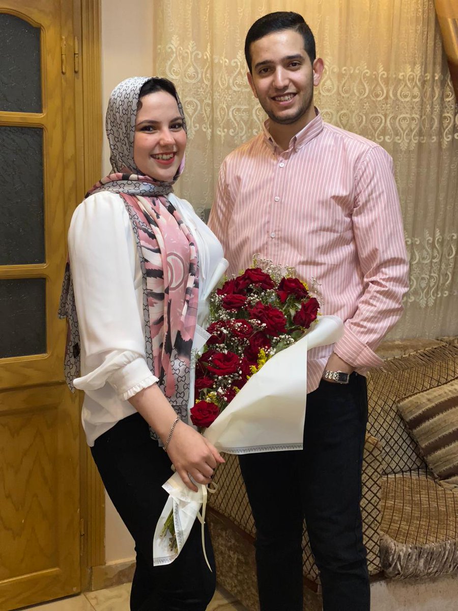 BraaReda2's tweet photo. جاءنا من ارتضيناه دينًا وخلقًا،فقبلتُ به رفيقًا لدربي 
اختارَني مِن بينِهن، وارتضيتُه من بَينِهم حلالًا طيبًا مباركًا فيه🤍♥✨💍 https://t.co/8DVilPjWfs