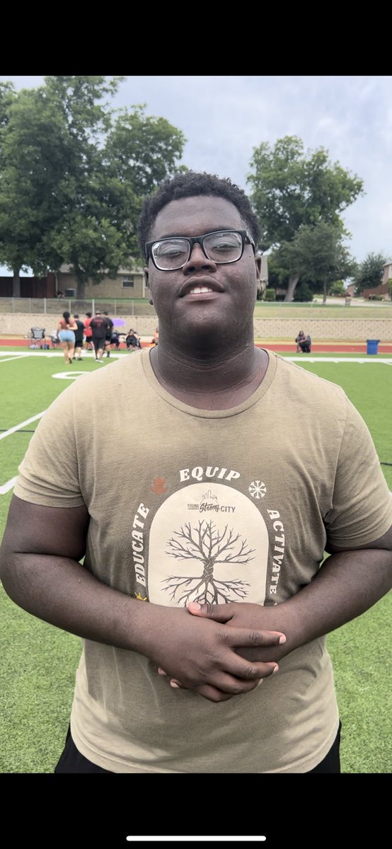 ZachIsGreat_'s tweet photo. Notable OL of the day!!! 
2024 6’2 310 @leon_brigham_ 
2025 6’3 310 @77kenH 
2024 6’5 340 @zigdavis77 
2024 6’4 295 @kxng_gomez https://t.co/0HnfEt1uo1