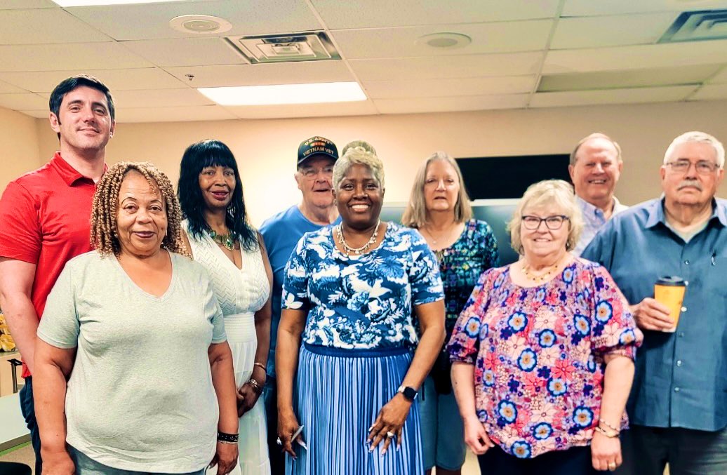 The leaders at <a href="/OkDemocrats/">Oklahoma Democratic Party</a> make sure all county parties get valuable resources esp rural ones. Figured I’d be lucky to have 1 or 2 people tho, in Garvin County, OK at 10am on a holiday wkend. The event was a training after all &amp; for VAN, rural organizing &amp; recruit. candidates. I