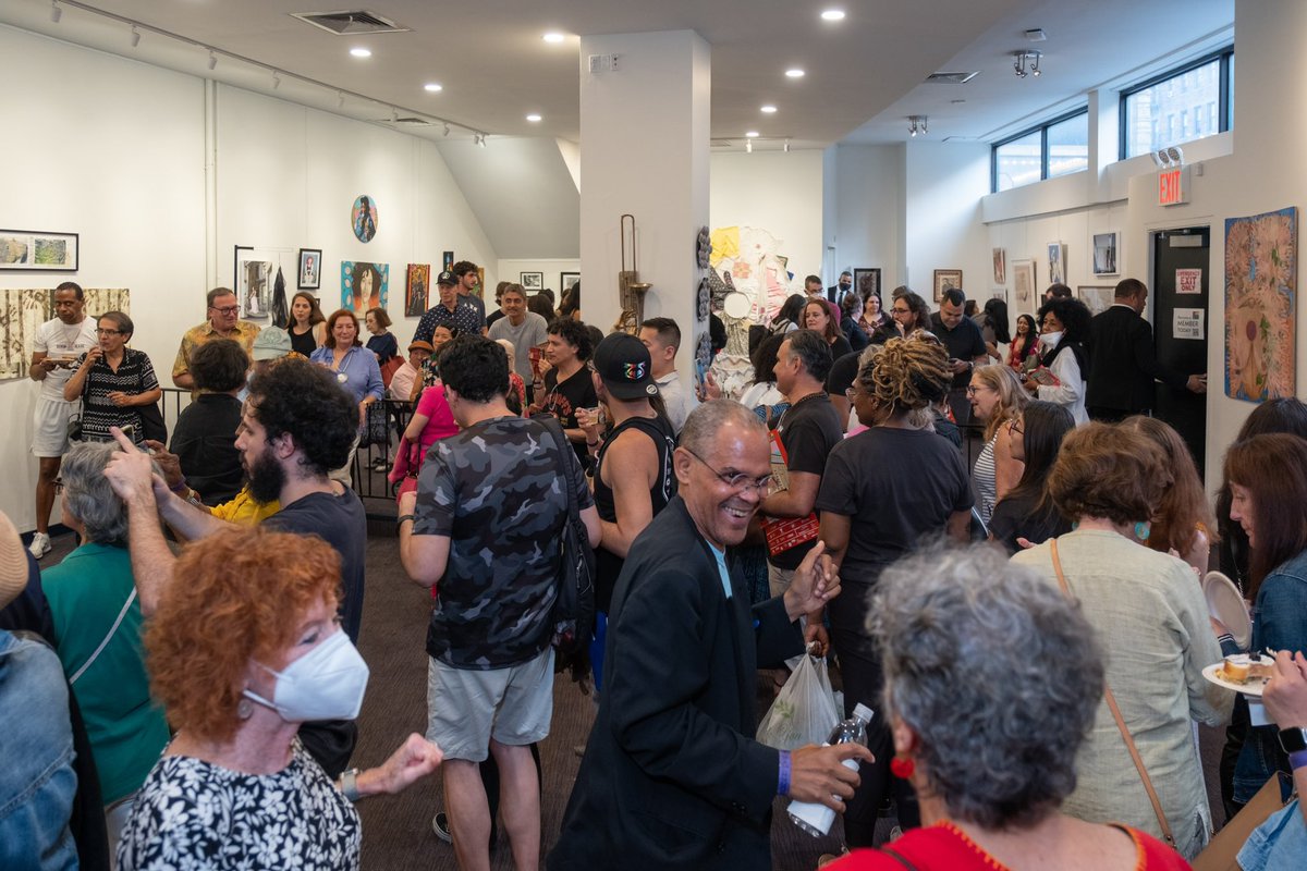NoMAAarts's tweet photo. 📣The 21st Uptown Arts Stroll Closing Reception: The Recap📣

📸: @Palmamir

The Uptown arts community came out in droves on Thursday, June 29 to collectively celebrate the closing of the 21st #UptownArtsStroll at the historic United Palace.

#UptownArtStroll #UAS #UAS23 #NoMAA https://t.co/WL9M4irPkh