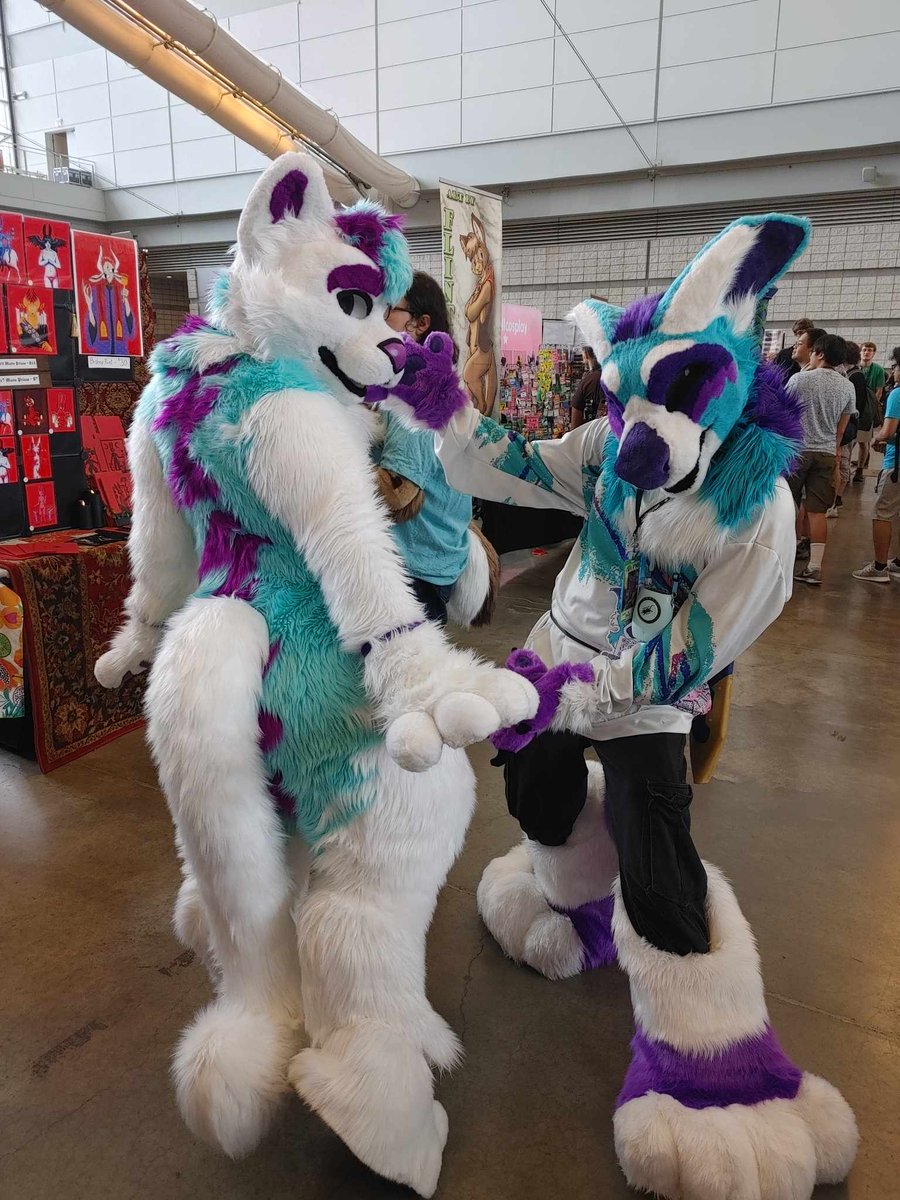 ElianOmega's tweet photo. What's better than one dixie cup??
TWO DIXIE CUPS! 
 Thank you for the photo @DespOwOS ! #Anthrocon #anthrocon2023 https://t.co/ObSu3ssNB8