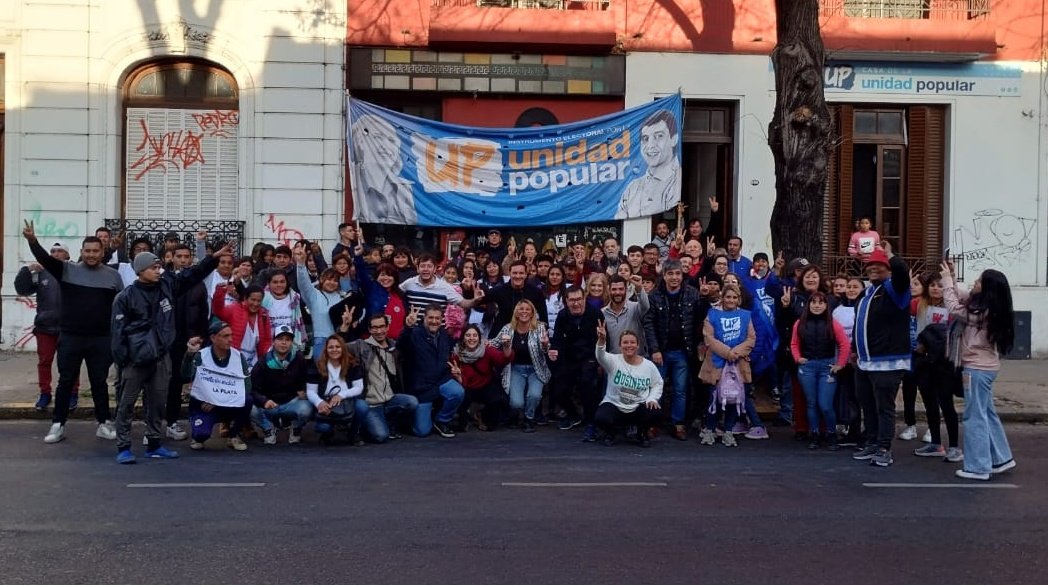 MumiAguirreLP's tweet photo. Dimos fin al plenario de la militancia de Unidad Popular La Plata comunicando la oficialización de la lista que lleva a @LuisFedeArias Intendente
Concejales @VinuelaFlores
@DanieloLoncon
@YaniiSanchez85
Consejero Escolar @MumiAguirreLP #CiudadJustaPensada
#AriasIntendente https://t.co/zpsC62vlDb