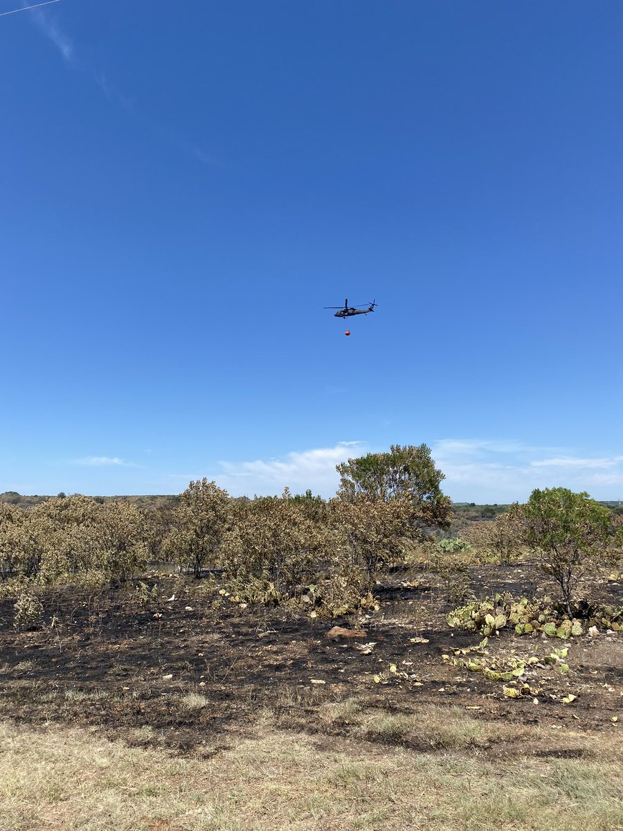 AllHazardsTFS's tweet photo. Update: the #StorageFire in Palo Pinto County is an estimated 950 acres and 85% contained. Decrease in acreage due to more accurate mapping. Firefighters and aircraft continued suppression work, focusing on the east flank. The fire area received beneficial rainfall today. #txfire https://t.co/XTyhnVCYZG