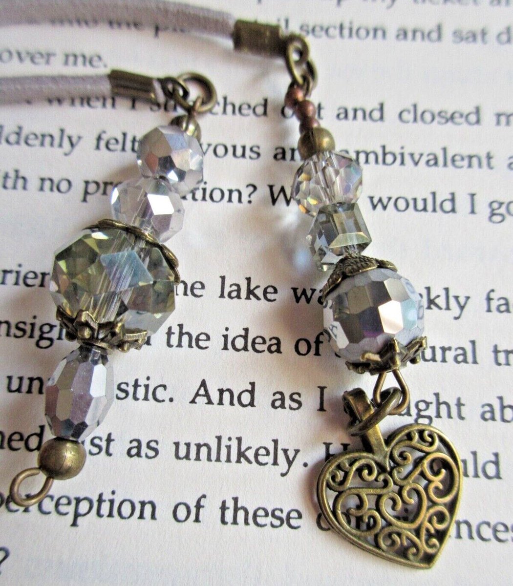 buzzbo77artisa1's tweet image. Excited to share the latest addition to my #etsy shop: Silver Metallic &amp;amp; Bronze "Antique" Style Bookmark w Filigree Heart and Suede Cord 17 in etsy.me/3JFnZBm #silver #bronze #heart #bookthong #suncatcher #homedecorhttps://www.etsy.com/shop/BuzzBo77Artisans