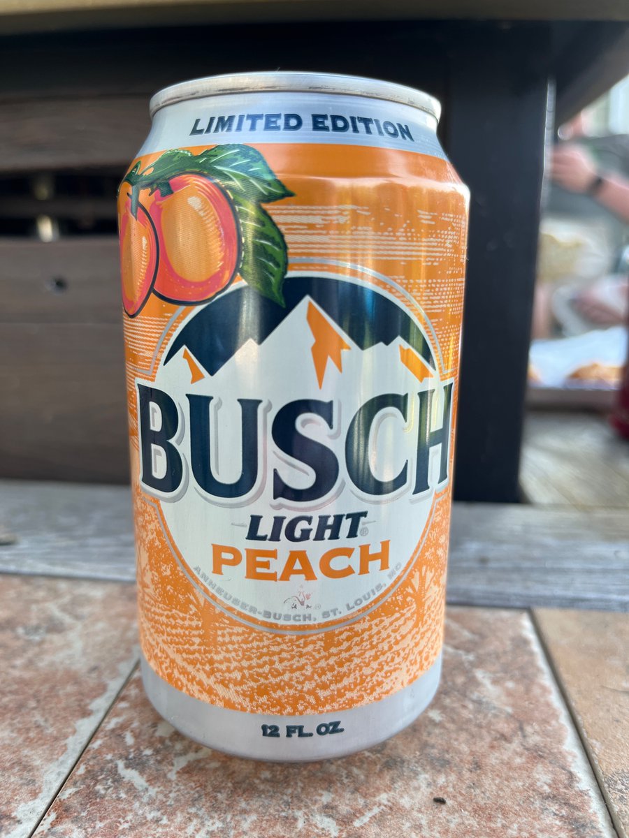 buschmountains's tweet photo. Mmmm…peachy… #buschlight #beer https://t.co/kRc9COsvGA
