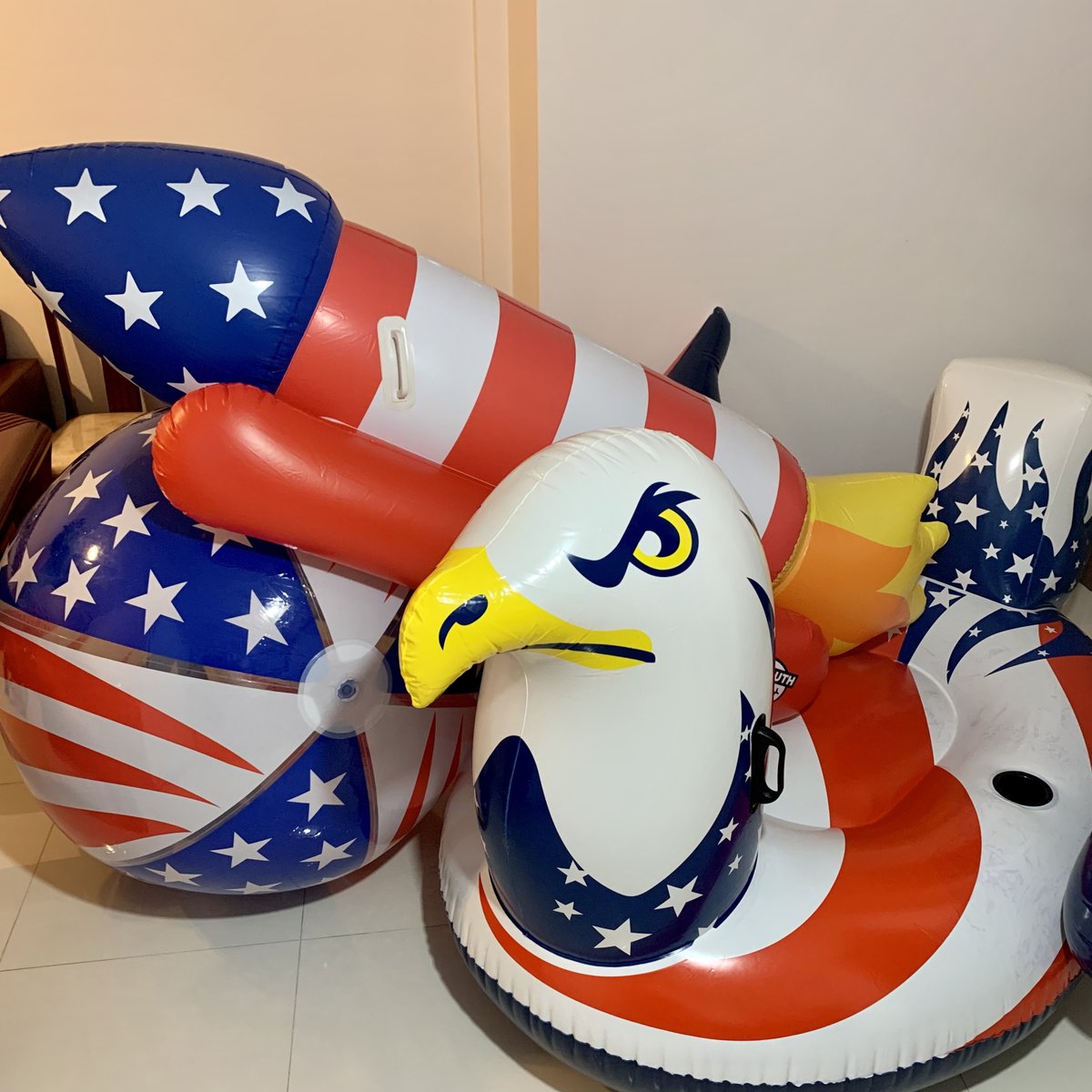 Pkiller661's tweet photo. Happy 4th of July American Friends!!! ๐บ๐ธ๐ฅฐ
.
#4thofjuly #eagle #inflatableeagle #beachball#bigmouth #bestway #costco #eaglefloat #patrioticeagle #baldeagle #firecracker #squeakysaturday #inflatable #inflatables #pooltoy #pooltoys #float #floats #floatie #floaties #floaty #floatys https://t.co/t0RGssDVju