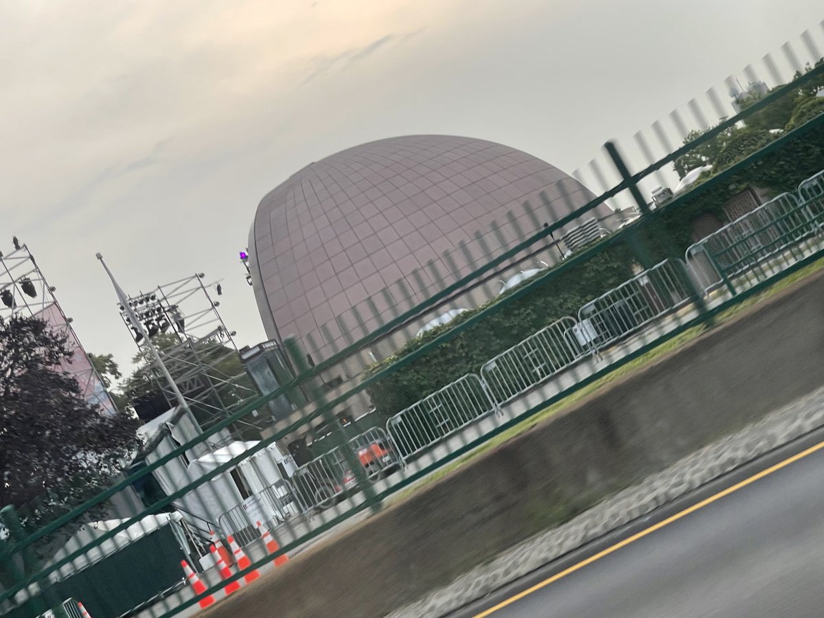 Carol Massar tweet media