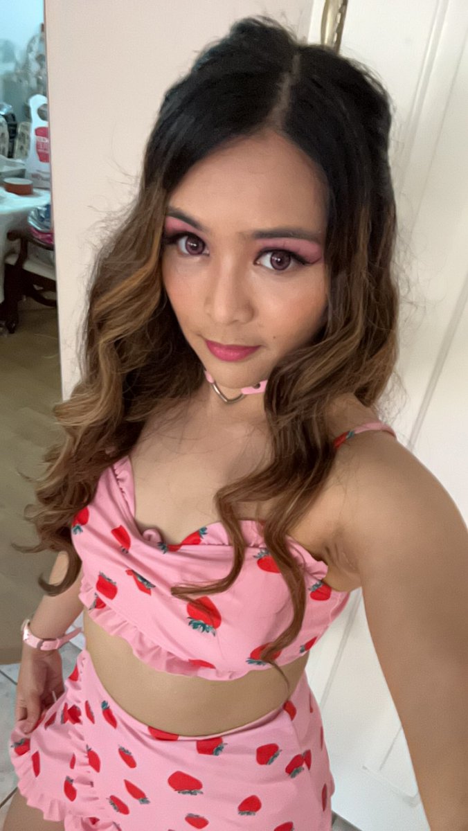 l0v3kara's tweet photo. Strawberry 🍓 shortcake 🍰 rent a girlfriend 🎀 https://t.co/zUGkpLPAY5