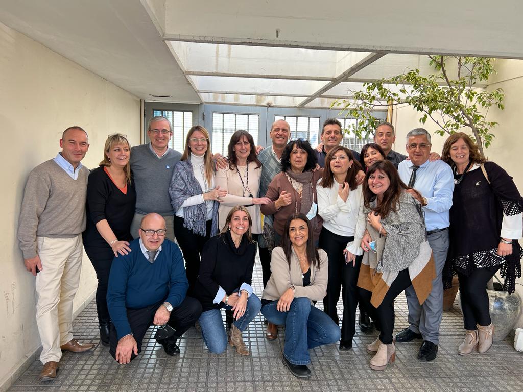 silviorasmusen's tweet photo. 📣Hoy cumplo 2 años de Gestion como "Inspector de Enseñanza Media" en la DGIPE del Min. de Educación.
❤ Quiero agradecer a todos mi colegas por el trabajo compartido, a mis 43 Instituciones de la ciudad/región y a mi familia que siempre me apoya en cada una de mis decisiones. 👋 https://t.co/AQFg4L83FC