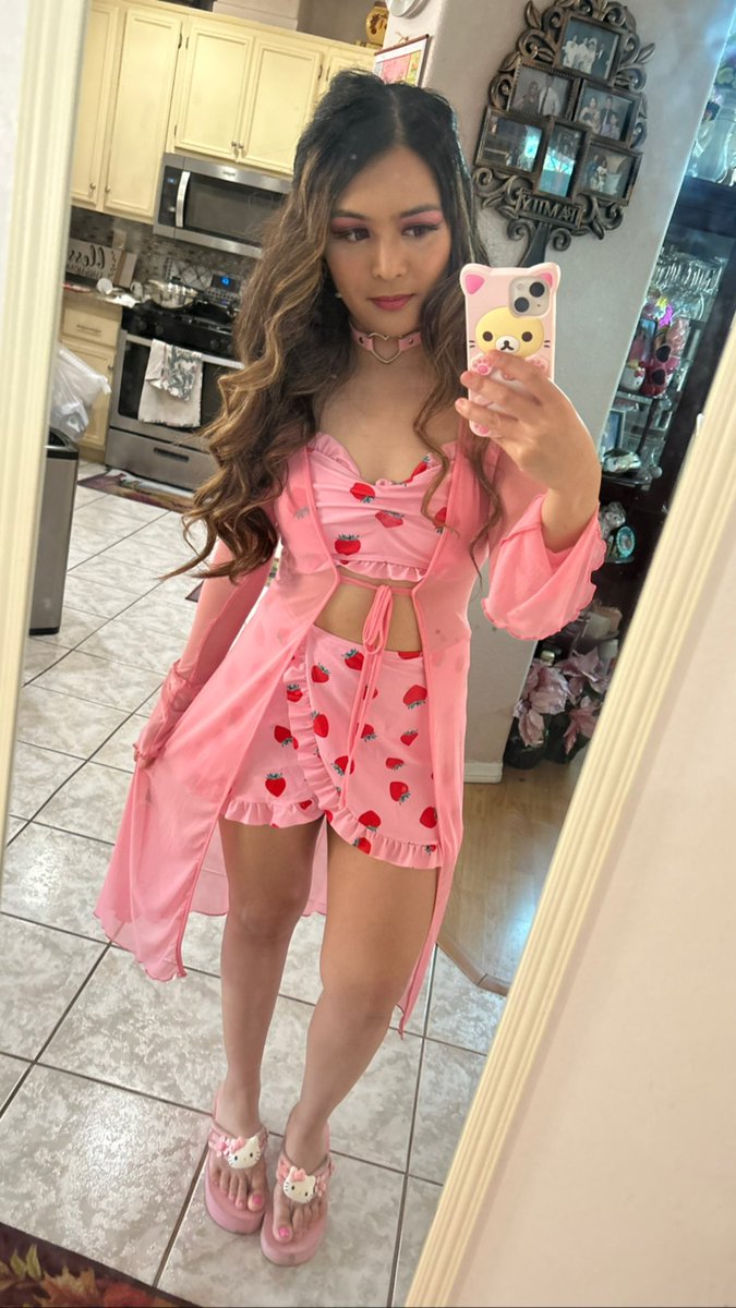 lilkittykara's tweet photo. Strawberry 🍓 swim suit 👙🎀 https://t.co/rEjKX8AnOg