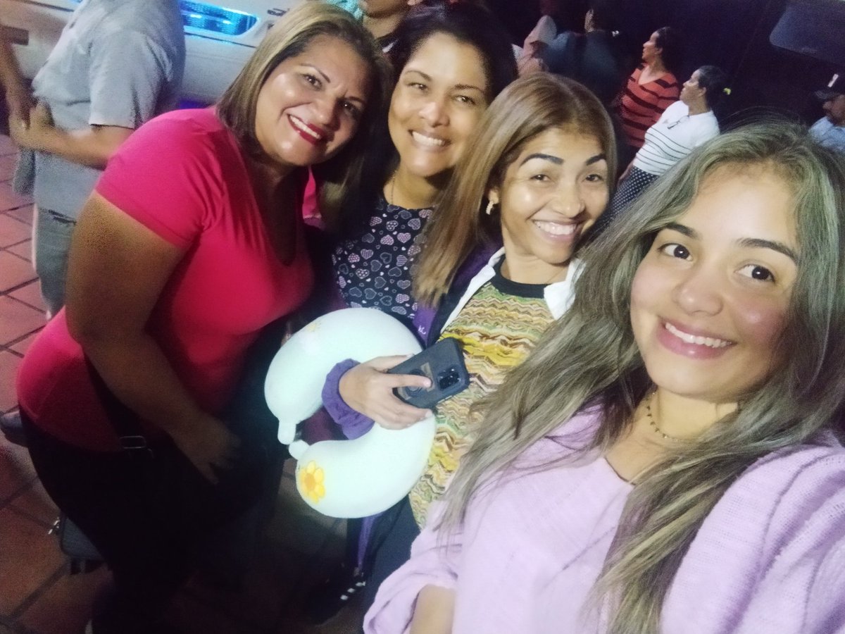 0_Maylen's tweet photo. Hay días de días ❤️🥺 #conlashnitas https://t.co/DGLJkA7sej
