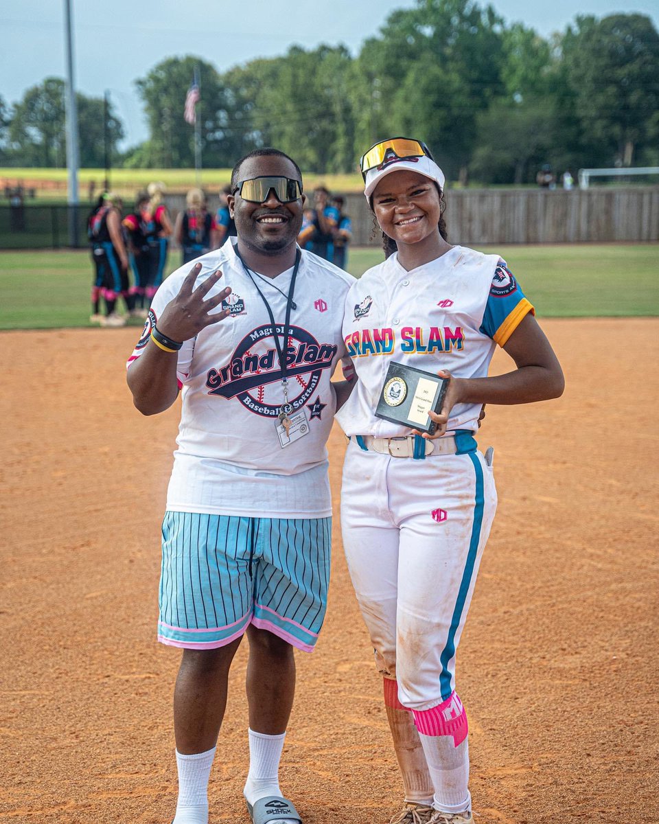 i had a great time at the <a href="/MagnoliaAllstar/">Magnolia Sports Association</a> first ever Grand Slam softball and baseball game! also recived the slugger award! thank you! <a href="/SMCCBearsSb/">Southwest Softball</a> #thefutureisyouth