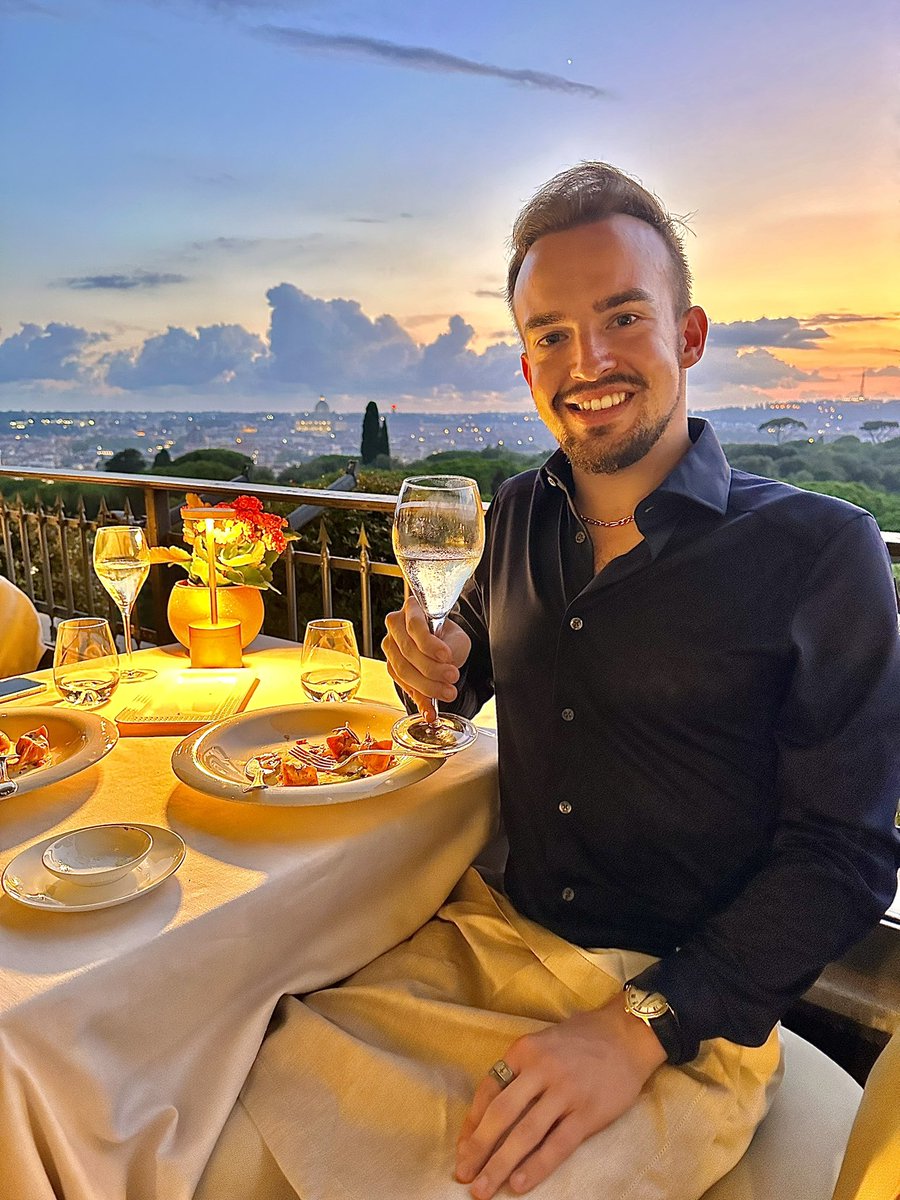 Enjoying my birthday meal at Mirabelle, the most beautiful restaurant in Rome 🇮🇹💙 #birthday #rome #italy #food #meal #summer