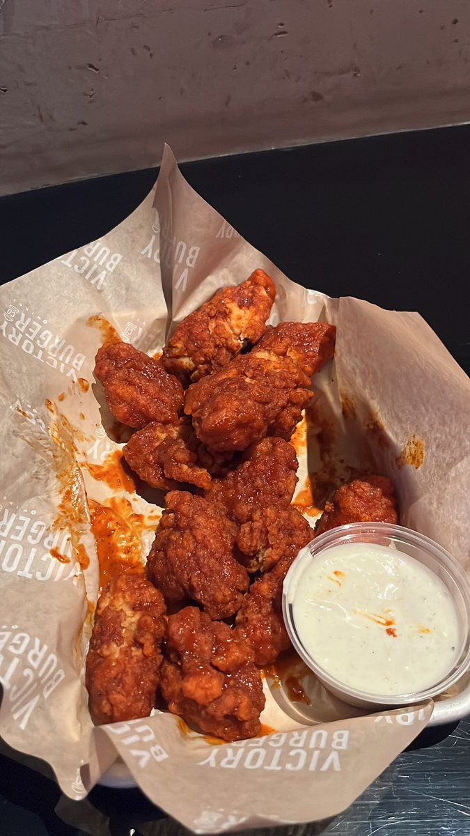 TGolf1012's tweet image. #NashvilleHot wings @CircaLasVegas might be the best kept secret in town
