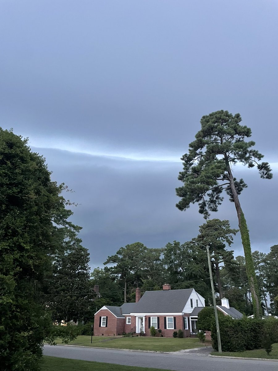 S_McIntyreNC's tweet photo. Leading edge of the cell headed to Lumberton about 4 minutes ago. @EdPiotrowski @JimCantore https://t.co/2pfYae2kyj