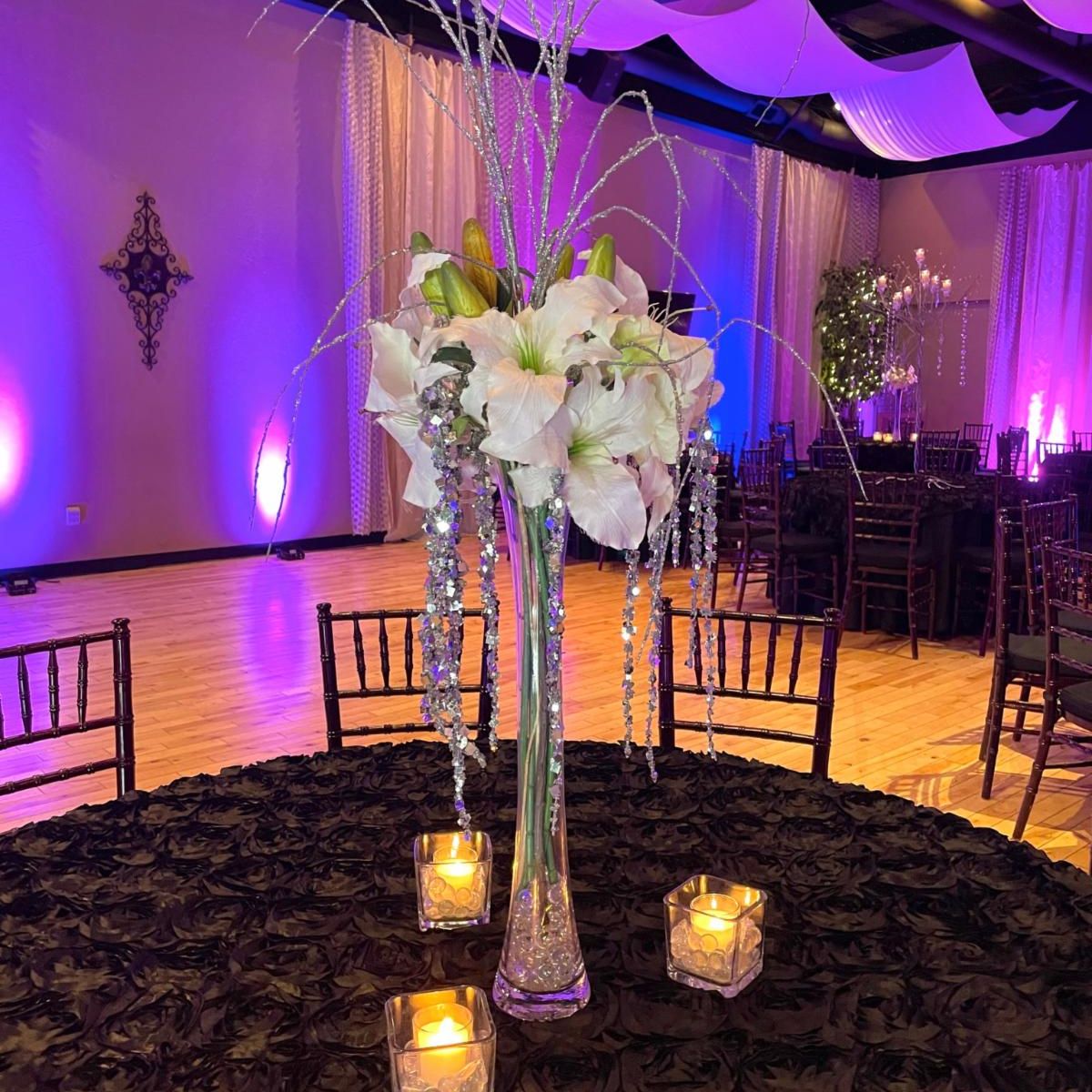 The Hamilton Event Center is a full service award winning venue! Come book a tour with Jennifer today! 

#weddingvenue #oklahomaweddingvenue #weddingreception #ido #weddings #reception #oklahomaweddings #ido #weddingideas #oklahomaweddingreception
