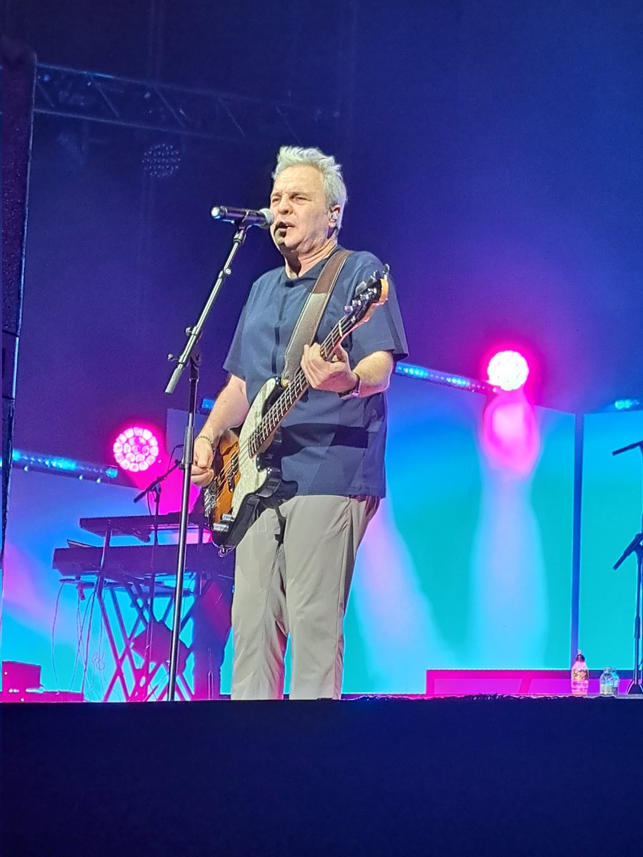 Yolanda23874's tweet photo. @hombresgnet @HombresG @DavidSummersHG @Dani_Mezquita @rafahg @JaviMolinaHG @WallbigbandMuro @Jason_Paradise Y yo en primera fila https://t.co/BnoaBqAKKO