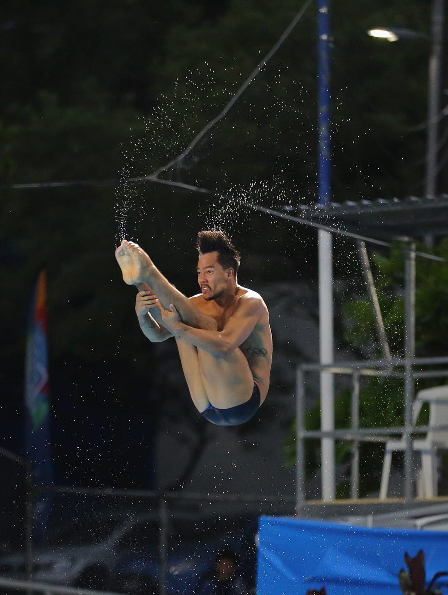 Sebastián Morales ganó un nuevo oro para Colombia en #SSalvador2023. El clavadista logró un puntaje de 379.80 en la prueba de trampolín un metro, un resultado notable que pone a vibrar a todo un país.