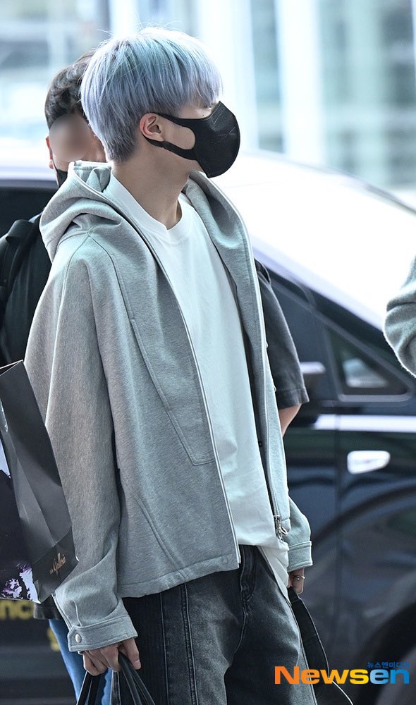 LJNFEED's tweet photo. 230702 #JENO incheon airport https://t.co/dSYJaik9lm