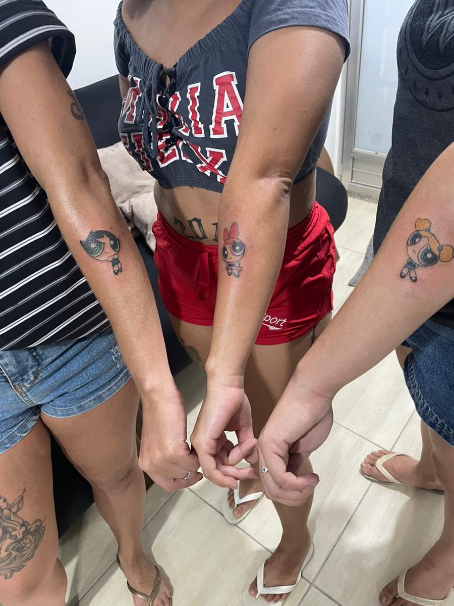 MillyRubro's tweet photo. Irmãs de mães diferentes .. Amo vocês pra sempre 💓 #MeuTrio https://t.co/7YBGrqEq7T