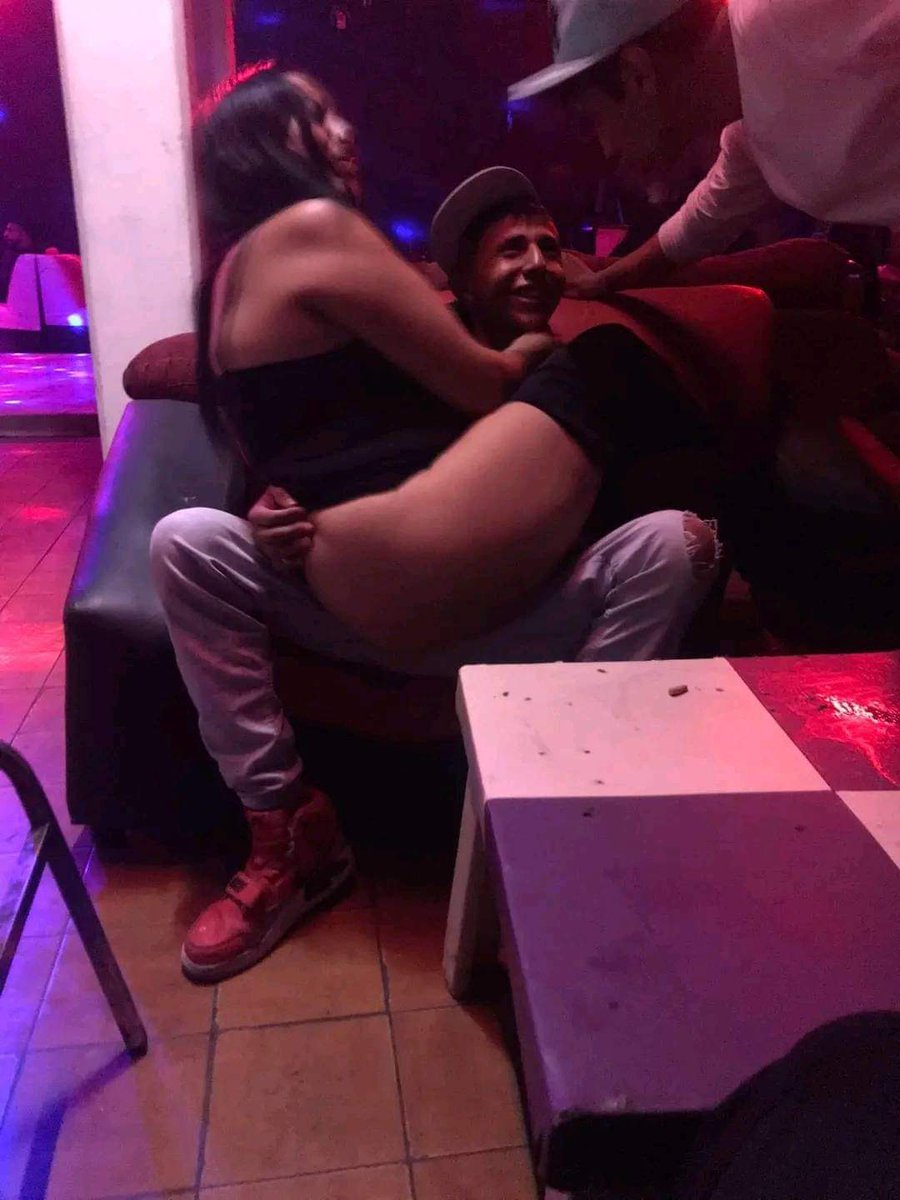 Dicen que las cariñosas no dan la felicidad 

Mi pana con una cariñosa.😁🤭