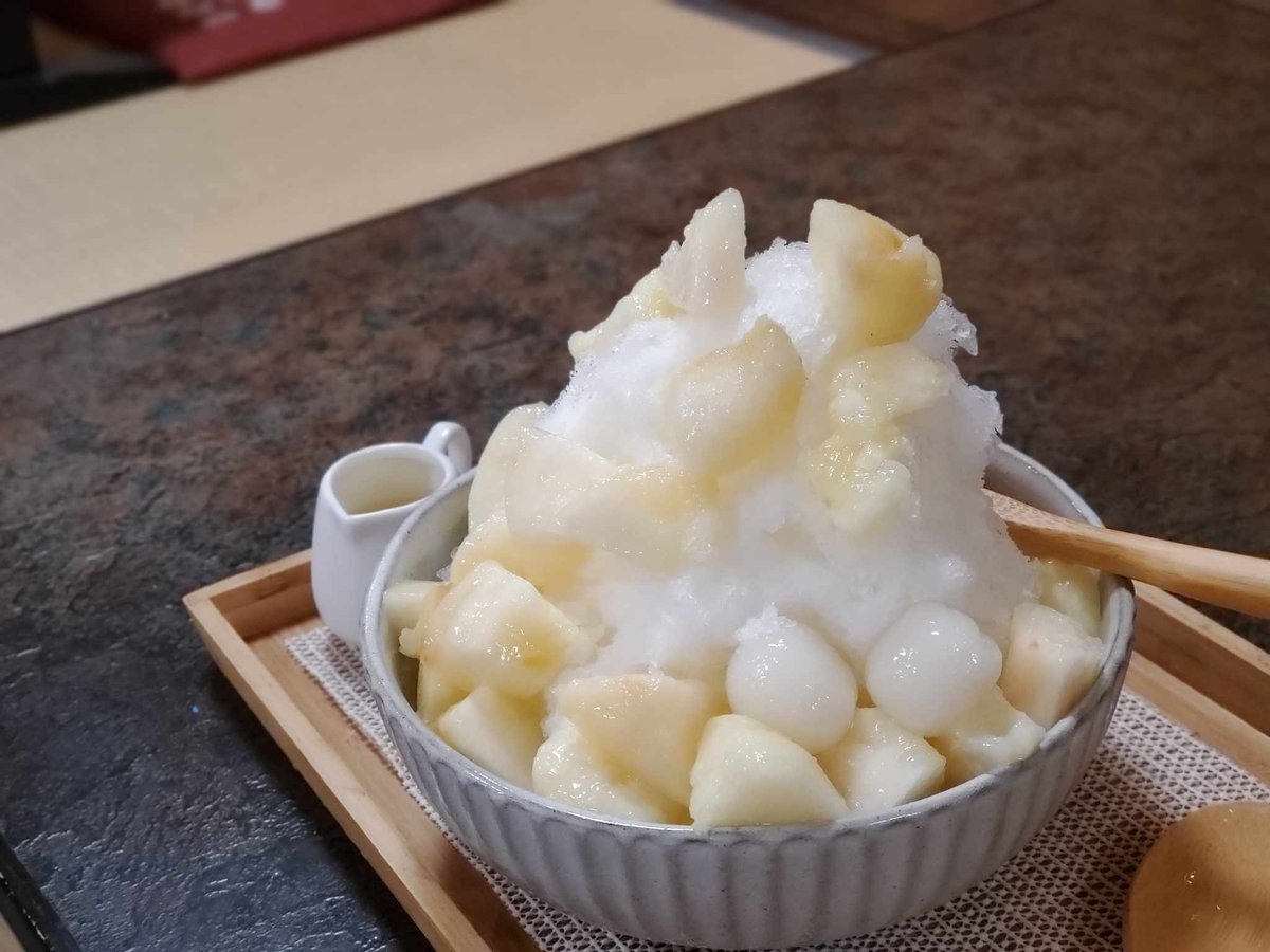 グループの天然温泉湯庵～
相変わらずの人気で賑わっていてなにより。
ここでは対流式ではなかったが支配人の気合いと根性でモバイルロウリュを始めました。ぜひご来店くださいませ。
※写真は本日から販売、桃のかき氷。
#サウナ
#温泉