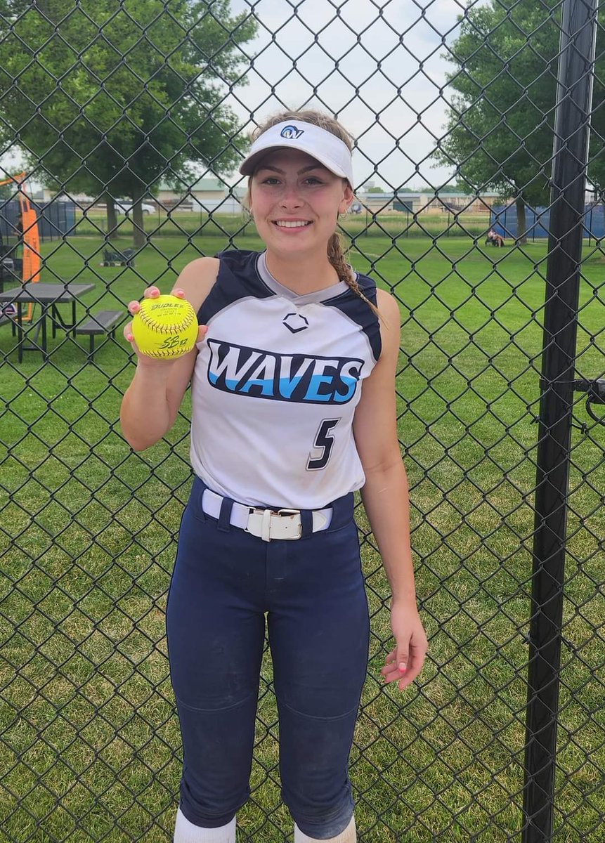 kevinsduncan's tweet image. It&apos;s been a fun couple of days in Mankato at the Peppers Classic. Em got her grove back with a couple of doubles in their first game, a suicide squeeze (T7, 0-0, 2 out) to put them ahead (win) in the second game and a nice homerun today.
