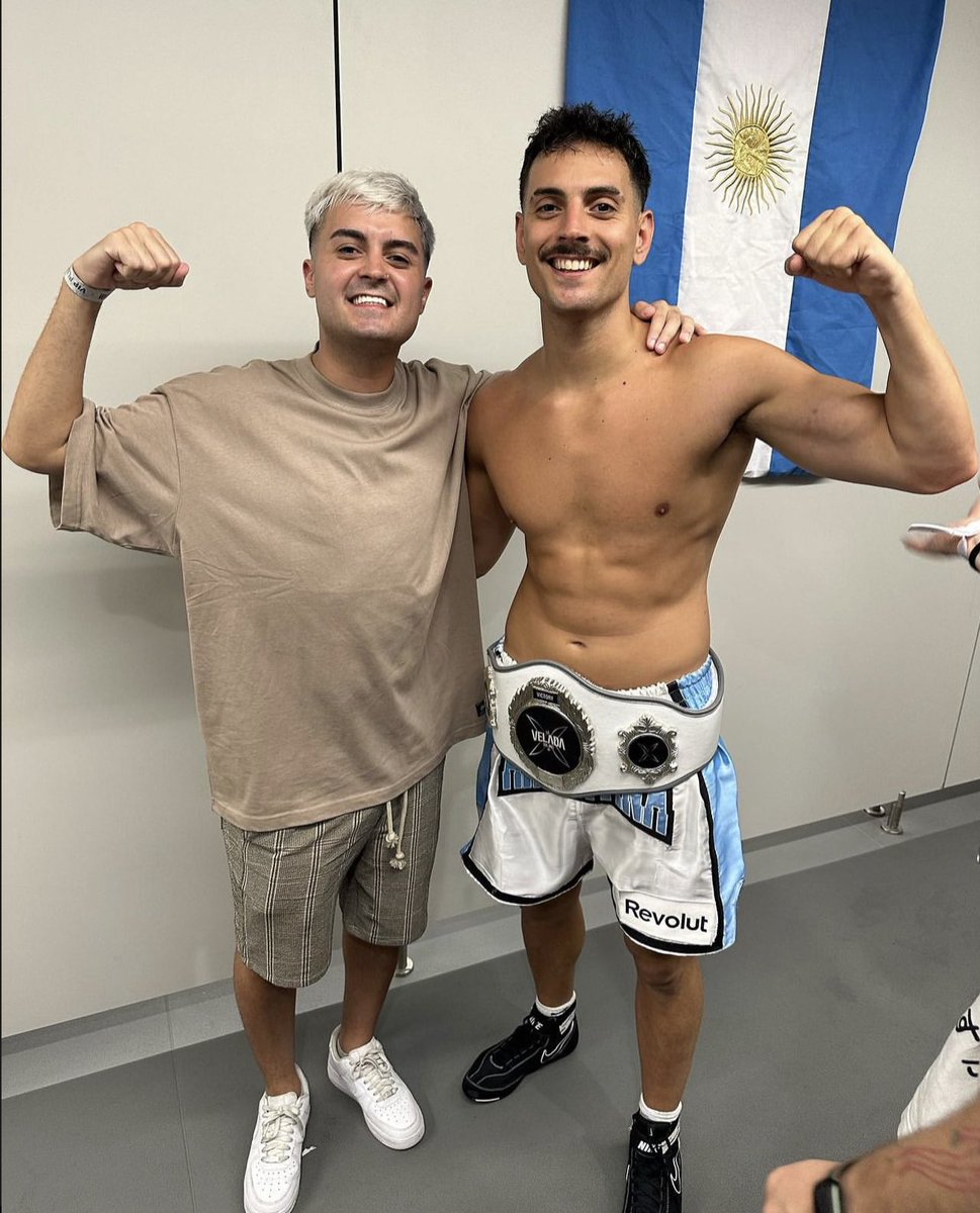 DALEEEE CAMPEEEEON🇦🇷

Hay que tener huevos para subirse contra todo y contra todos, te amo hermano🇦🇷💘

CERRANDO ORTOS