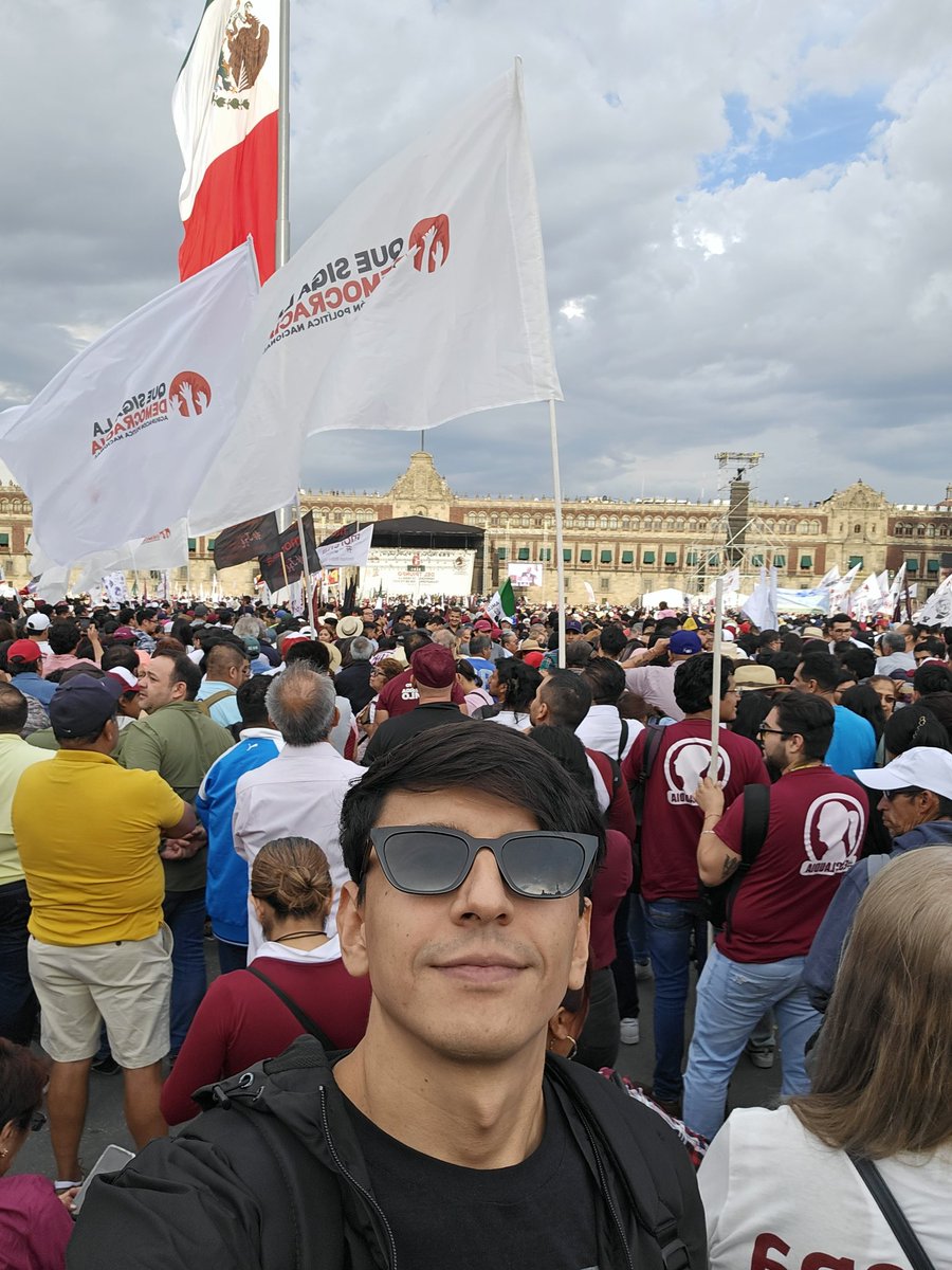 joseandrescg's tweet image. La verdad #EsUnHonorEstarConObrador #AmloFest #Zócalo 

Amlo Presidente
@fernandeznorona el siguiente