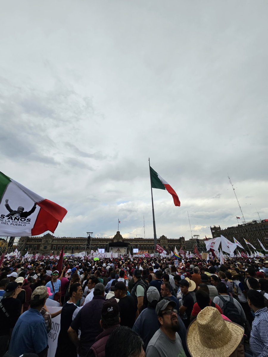 joseandrescg's tweet image. La verdad #EsUnHonorEstarConObrador #AmloFest #Zócalo 

Amlo Presidente
@fernandeznorona el siguiente
