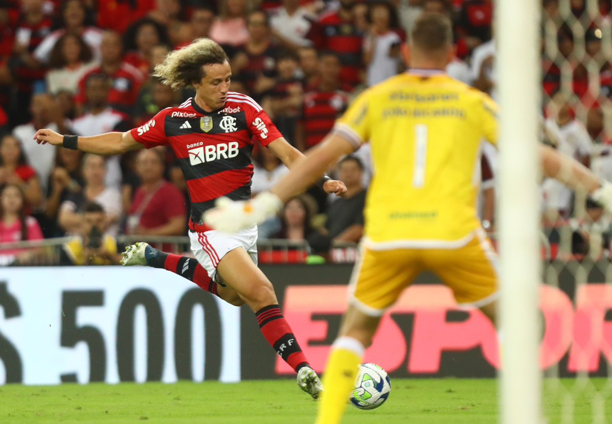 Flamengo's tweet image. Que partida do nosso zagueirão @DavidLuiz_4! 💪❤️🖤

#CRF #VamosFlamengo 

📸 Gilvan de Souza / CRF