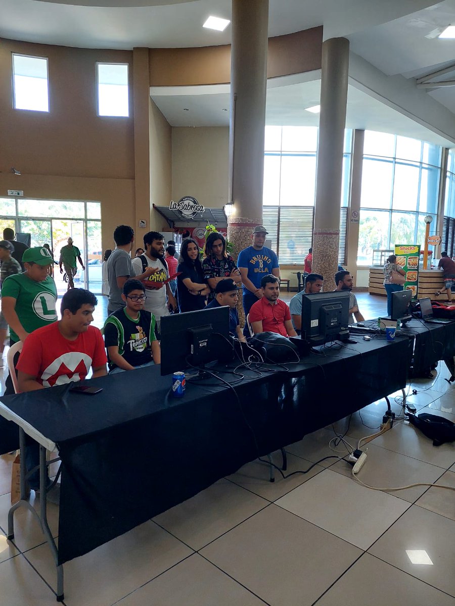 Bueno un torneo mas para ceiba, me sorprende la cantidad de torneos que hemos tenido literal 1 mes lleno de torneos, mas al rato subo el top 8, gracias a todos por participar y felicidades a <a href="/SWOtako/">Takoyaki</a> por el primer lugar y @HausOfInfo por el segundo :)