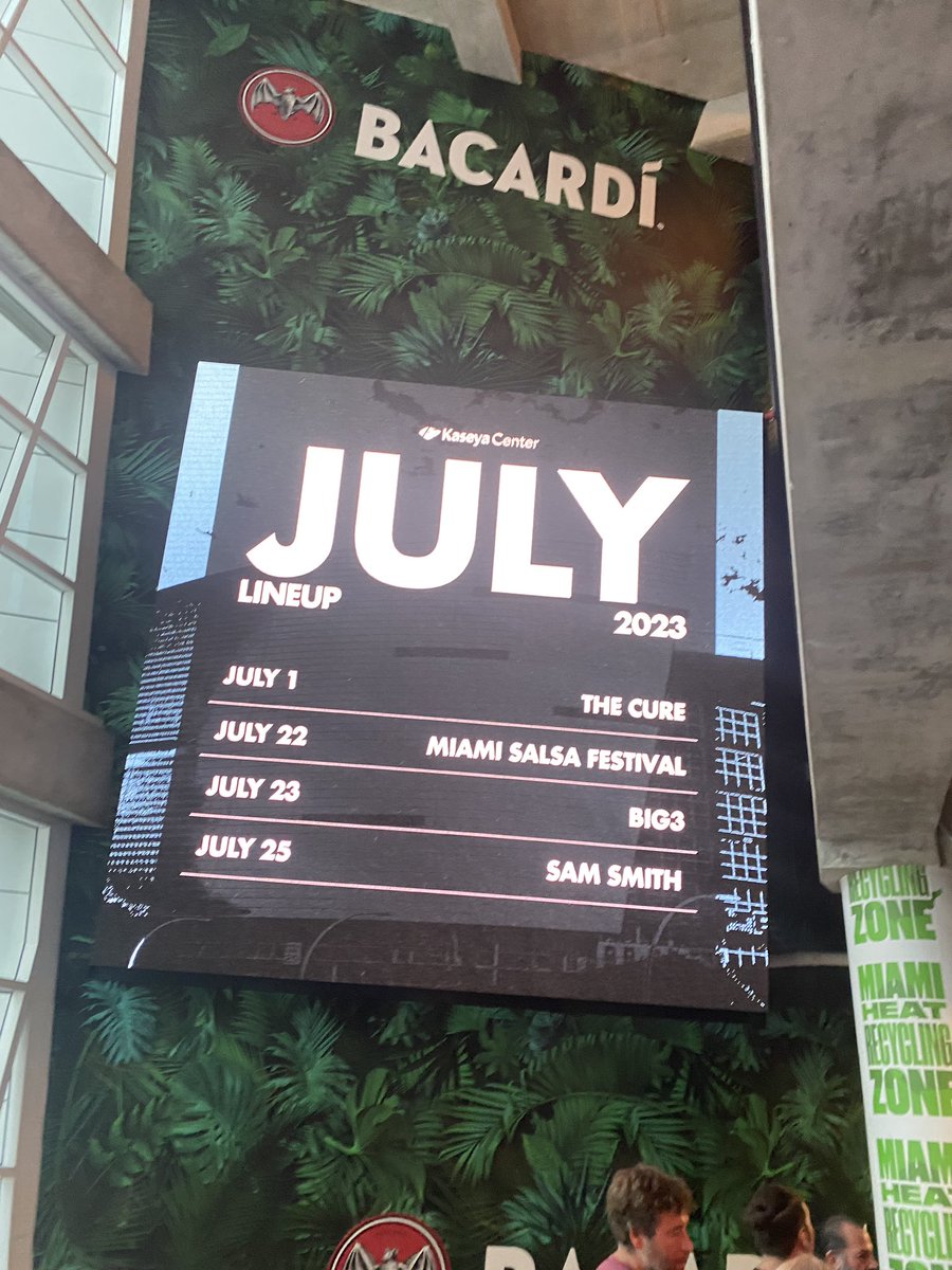 fsutoby's tweet image. Enjoying @thecure at @KaseyaCenter with @xwOBAiley and his girlfriend. Good times! #InBetweenDays #Miami